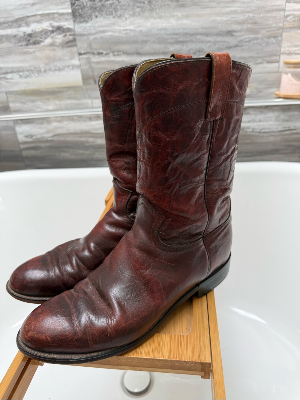 M9/W11 Vintage DiamondJ Justin roper style cowboy boots. Oxblood.